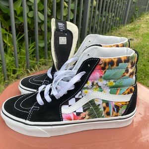Vans Hightop Floral Pattern Sneaker Size 7